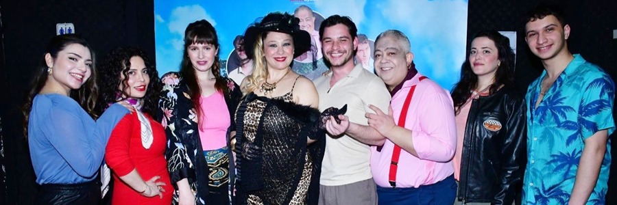 ŞEN KIZLAR DOLU DİZGİN YOLA DEVAM