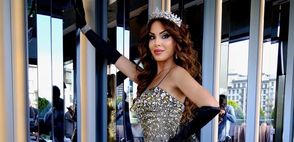GÜLŞAH HATUN KIRMIZI HALININ PARLAYAN YILDIZI OLDU!