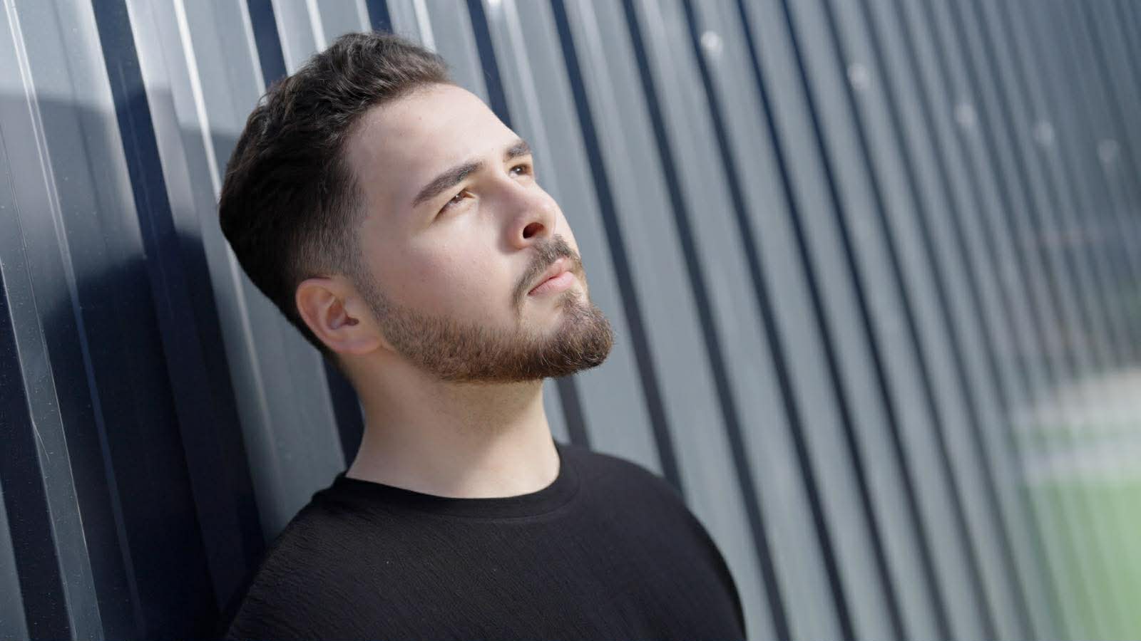 ATAKAN'DAN 'ALIŞAMADIM' İLE İÇ YOLCULUĞA DAVET