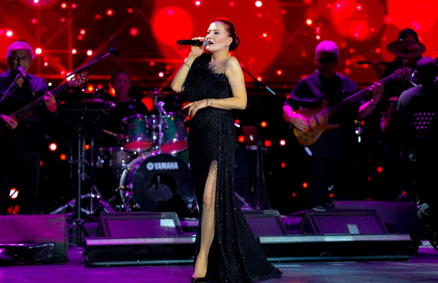 5000 KİŞİYE UNUTULMAZ BİR GECE YAŞATTI   