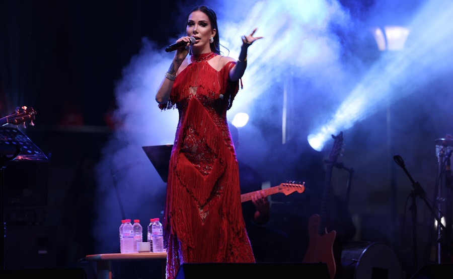 TUĞBA ÖZERK İLE ZAFER BAYRAMI COŞKUSU!