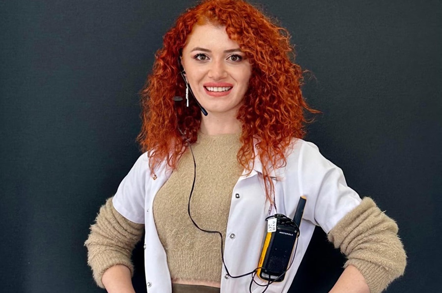 GÜLÜŞTEN ÖZGÜVENE UZANAN BAŞARI