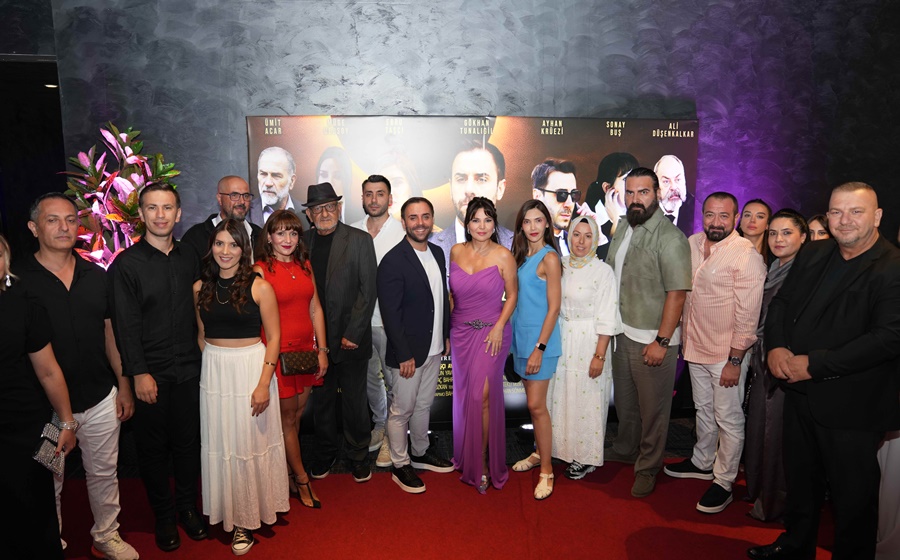 SİNEMA, KOSOVA’DA KARDEŞLİĞİ PERDEYE TAŞIDI!